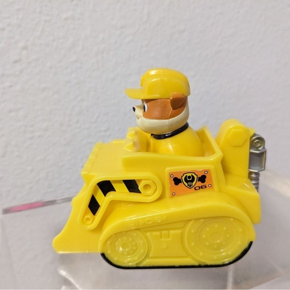 Paw Patrol Rubble's Ultimate Rescue Bulldozer, Moving Scoop and Lift & Mini - Picture 5 of 16